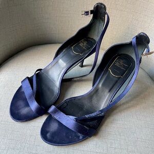 Roger Vivier satin high heels. Size 39.
